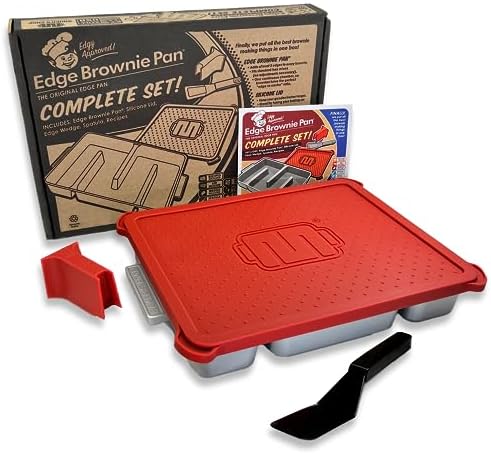 Baker's Edge Original All Edges Brownie Pan including lid, spatula & wedge by BakersEdge