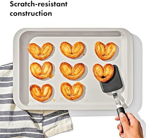 OXO Good Grips Non-Stick Pro Ceramic Coated Metal Bakeware Quarter Sheet - Image 4